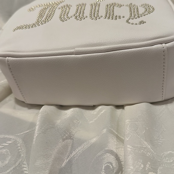 The new Juicy Couture bag 🤍White leather - Picture 7 of 7